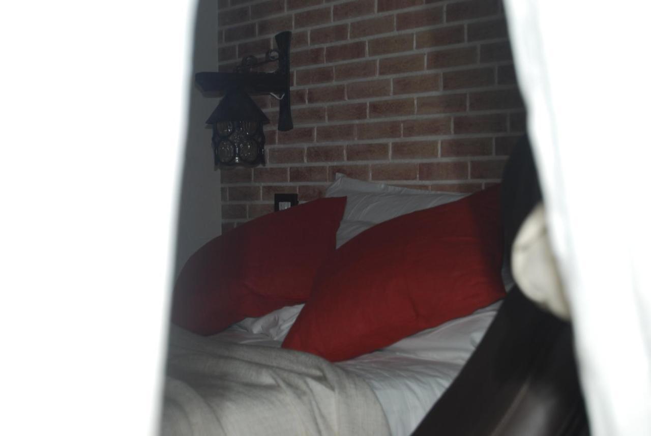 Bed and Breakfast Domus Florio - Humanitas Rozzano Pieve Emanuele Exterior foto