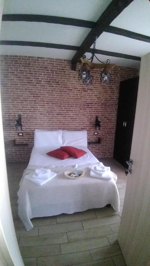 Bed and Breakfast Domus Florio - Humanitas Rozzano Pieve Emanuele Exterior foto