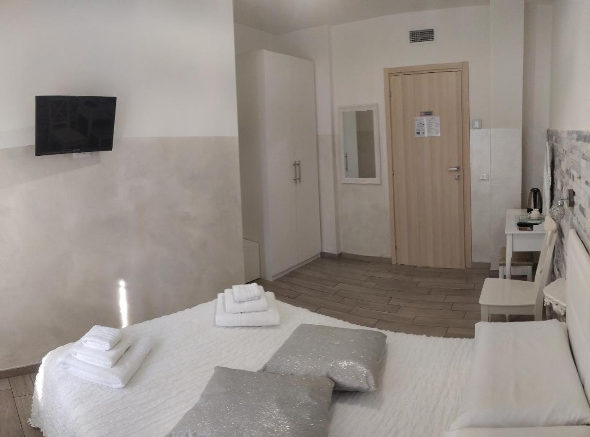 Bed and Breakfast Domus Florio - Humanitas Rozzano Pieve Emanuele Exterior foto
